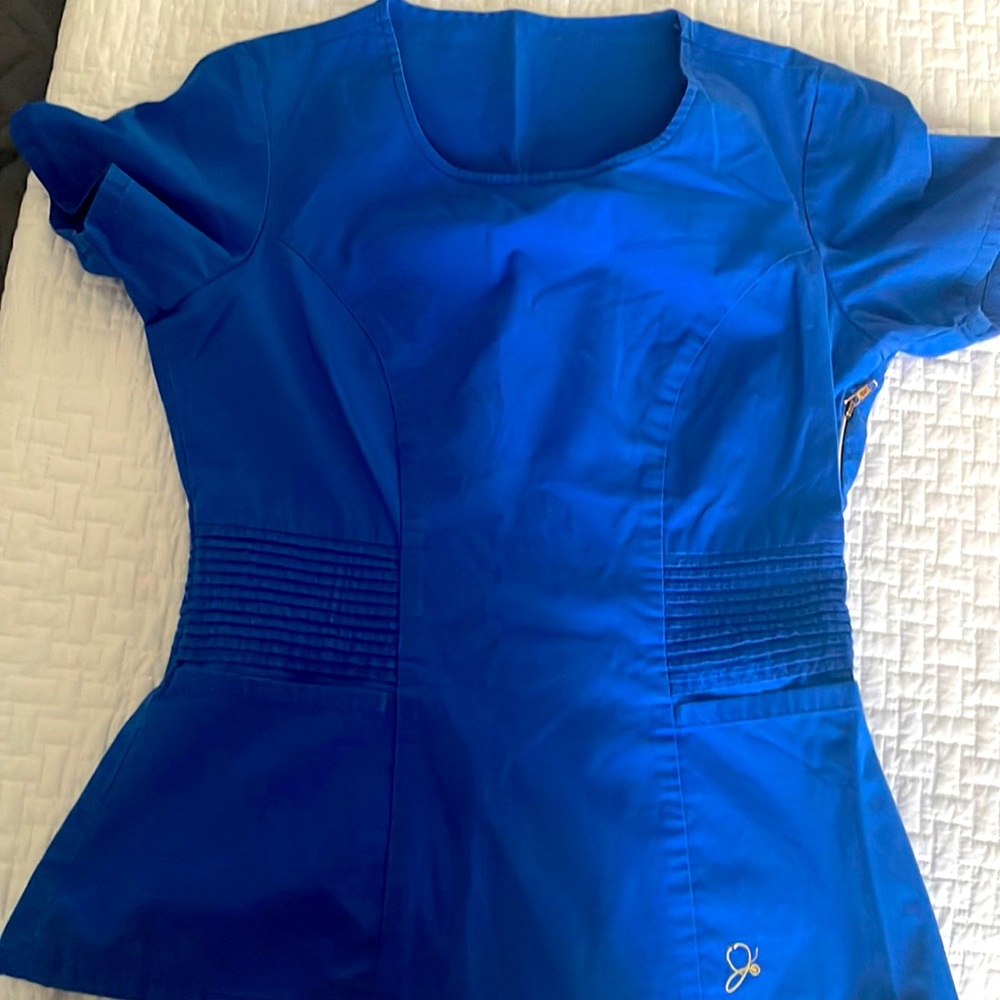 Scrub set size small